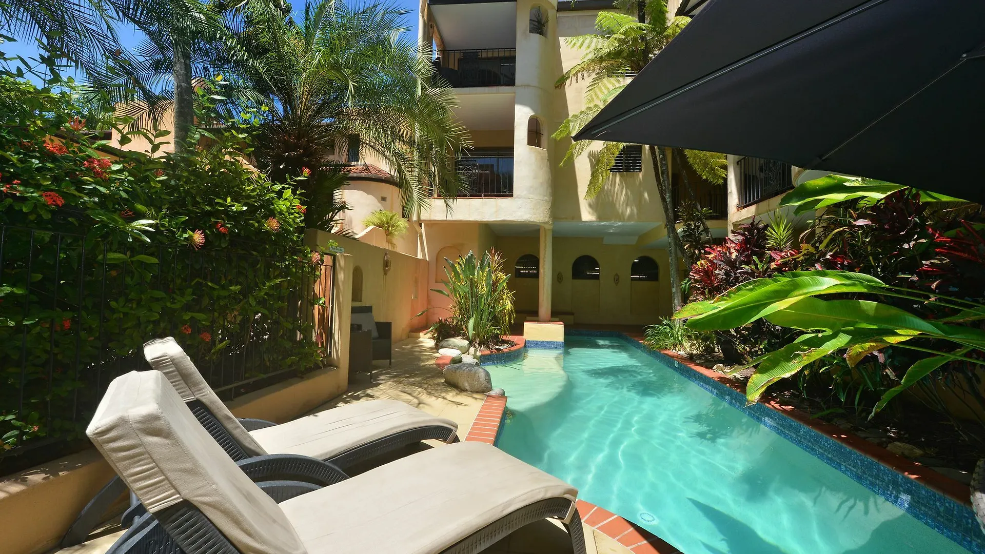 Seascape Apartments At Villa San Michele Port Douglas